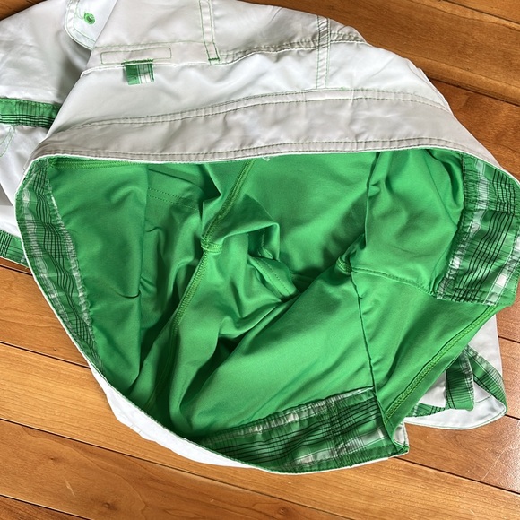 North Face White 6 Swim Sport Skort - Picture 3 of 5